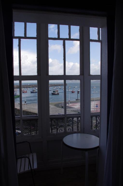 Pension "La Marina" Castro Urdiales Ngoại thất bức ảnh